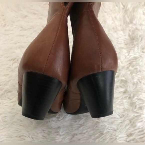 Almost NEW American Eagle booties, Brown, size 8.5, VERY COMFY, heel ht:2 inches - Picture 2 of 11
